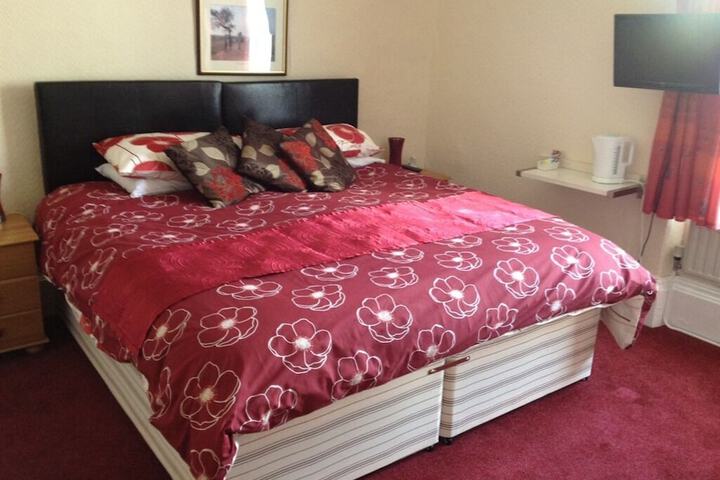 Room 5 of 27