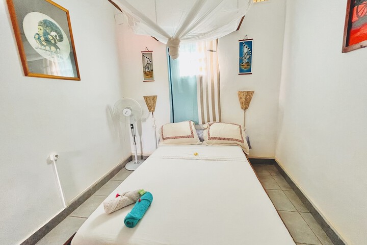 Room 12 of 60