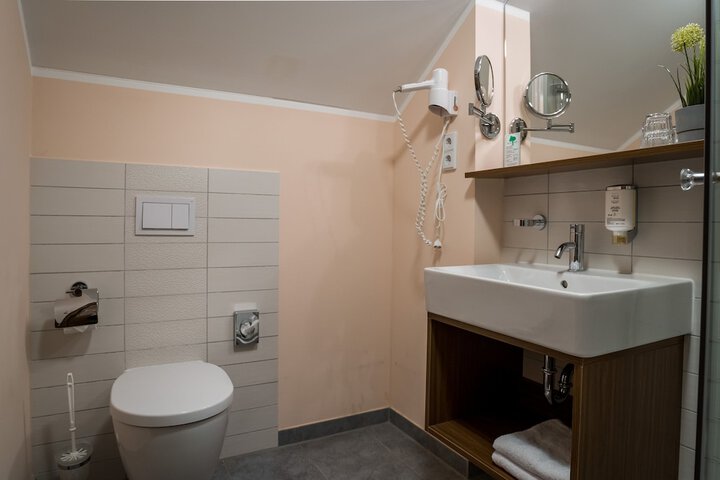 Room 46 of 61