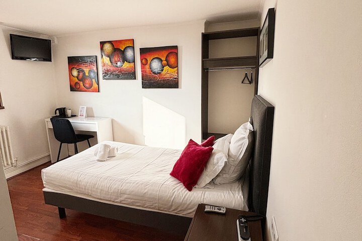 Room 16 of 47