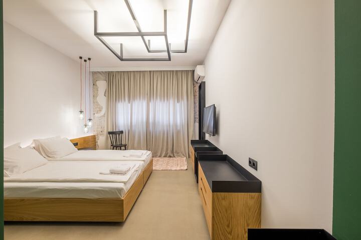 Room 41 of 76