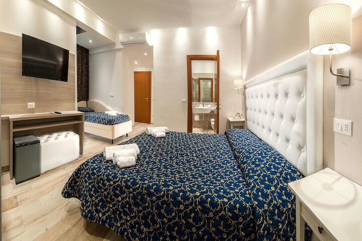 Room 5 of 25