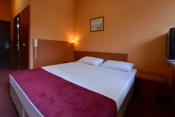 Room 29 of 60