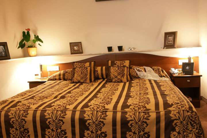 Room 25 of 60