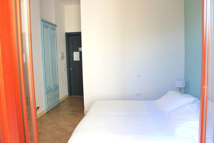 Room 17 of 49