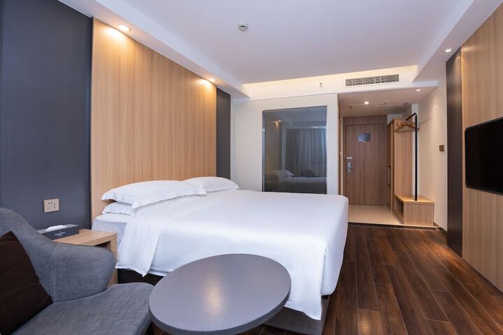 Room 8 of 49