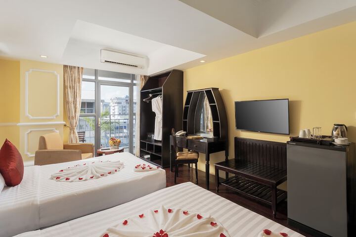 Room 10 of 37