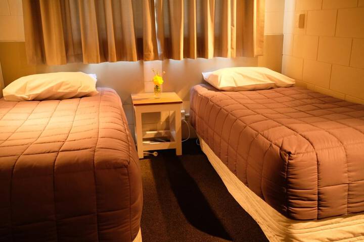 Room 3 of 75