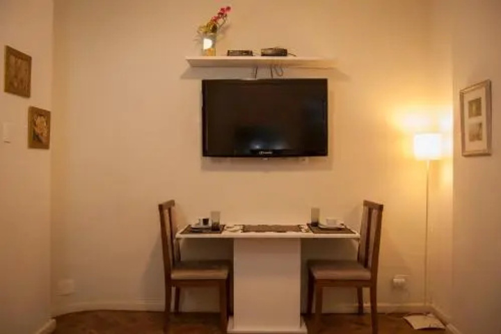 Room 5 of 10