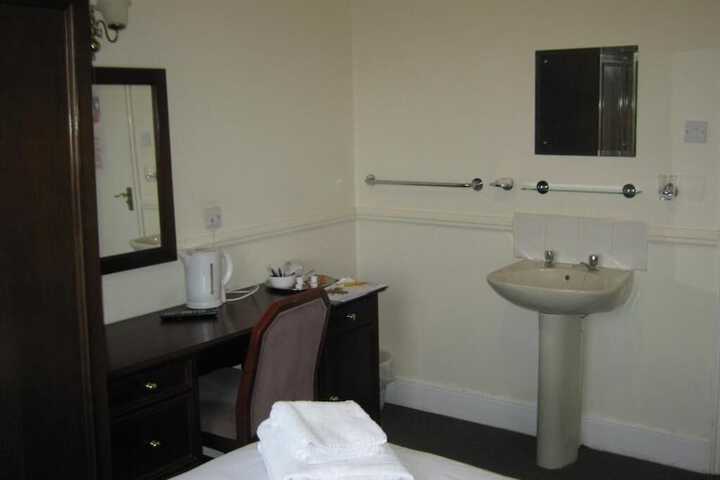 Room 6 of 35