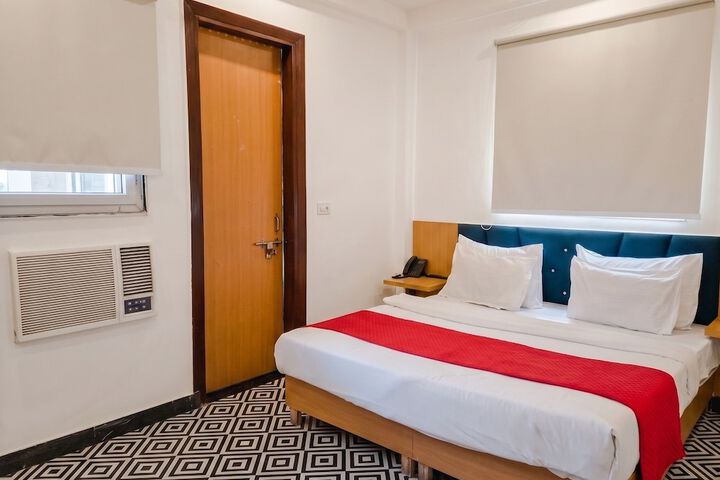 Room 2 of 27