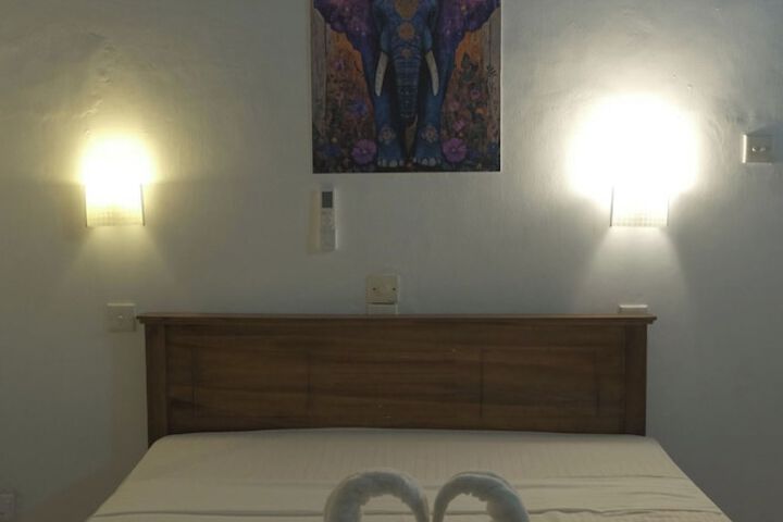 Room 5 of 24