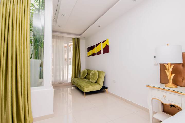 Room 29 of 77