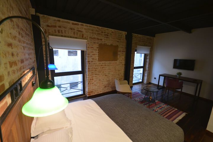 Room 12 of 40