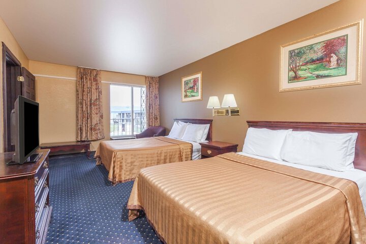 2 Double Beds Accessible Room (8 of 9)