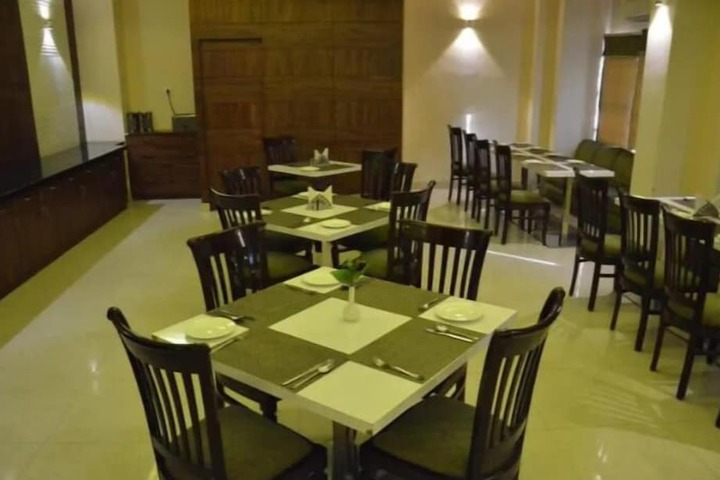 Dining 15 of 24