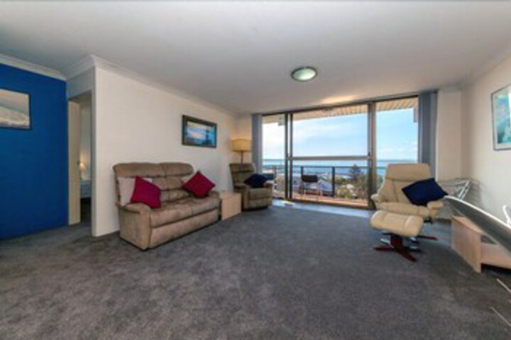 Room 2 of 17