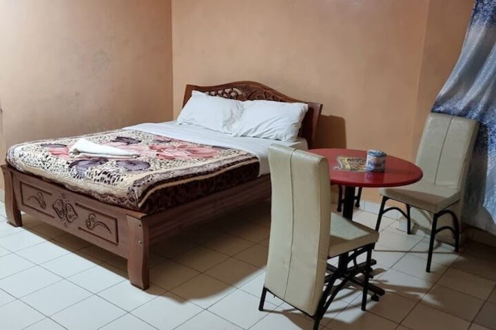 Room 4 of 14