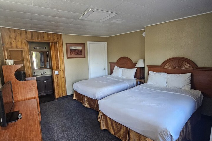 Room 9 of 18