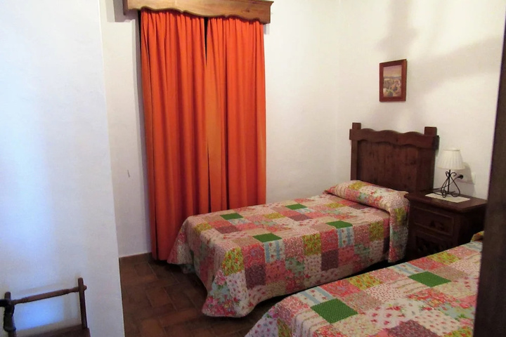 Room 4 of 19