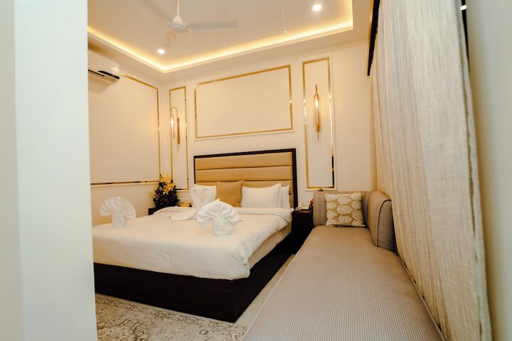 Room 27 of 53