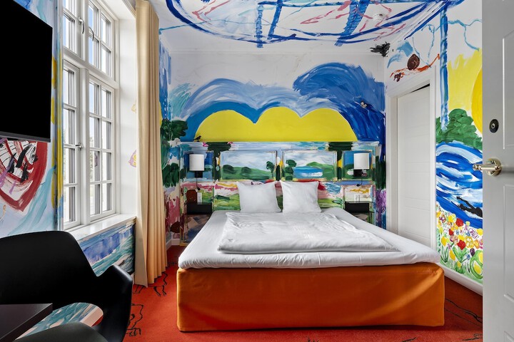 Room 39 of 53
