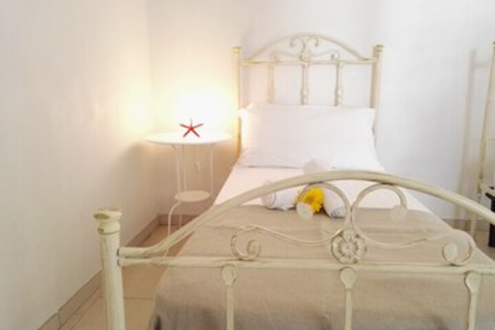 Room 27 of 32