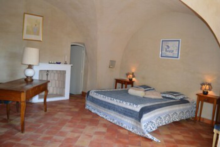 Room 7 of 24