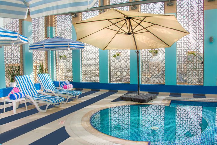 Pool 38 of 60