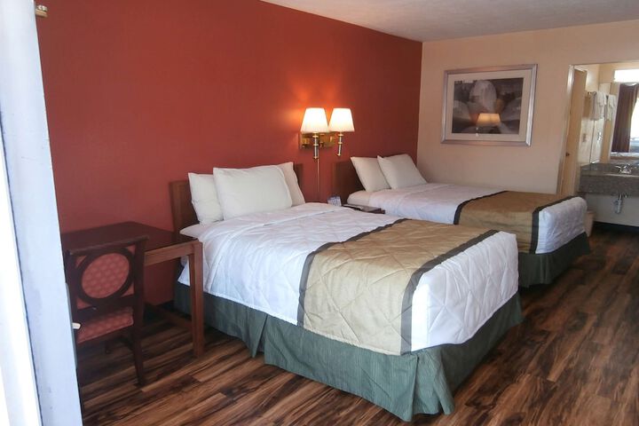 2 Double Beds (5 of 8)