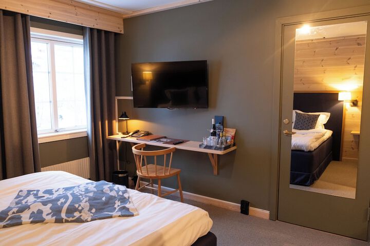Room 13 of 25