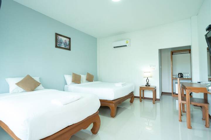 Room 4 of 44