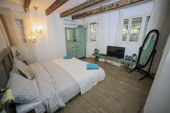 Room 46 of 70