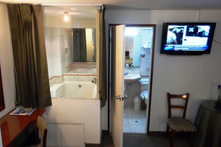 Room 33 of 55