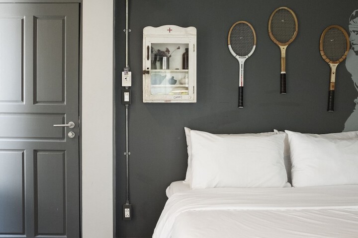 Room 72 of 100