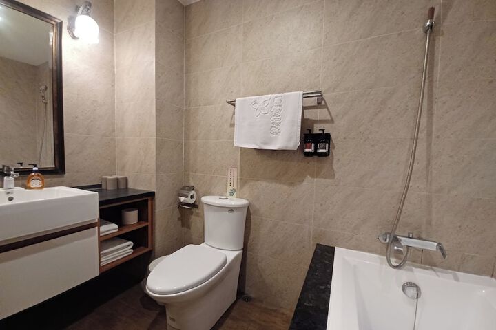 Room 18 of 23
