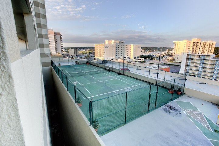 Tennis court
