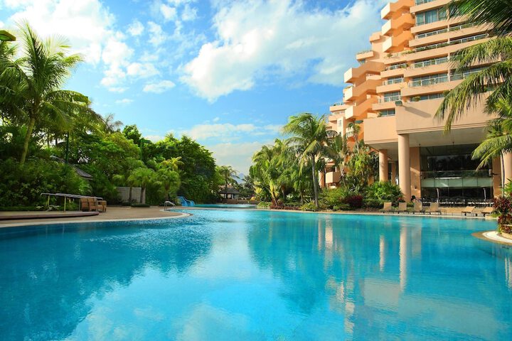 Pools & Facilities