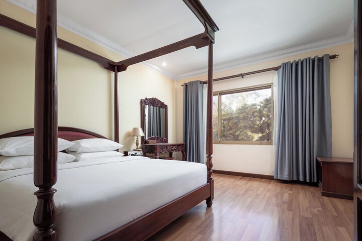 Room 13 of 51