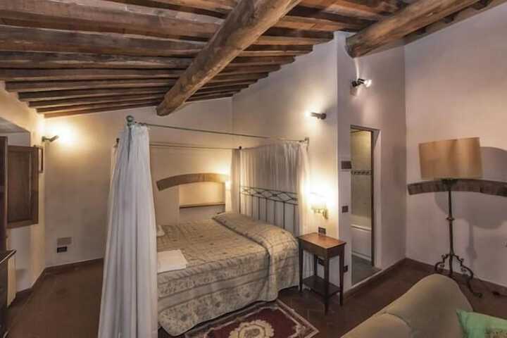 Room 7 of 20