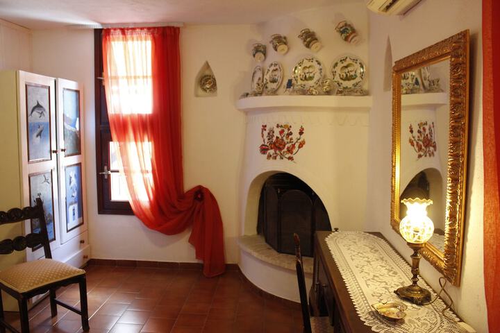 Room 12 of 106