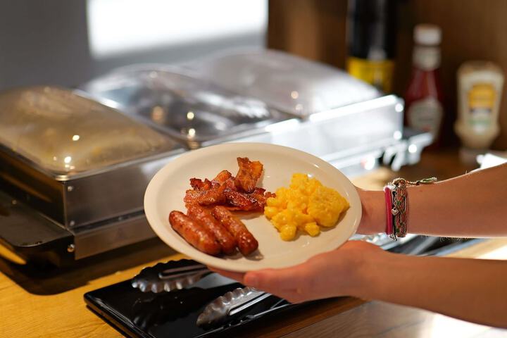 Breakfast/Coffee Service 82 of 97
