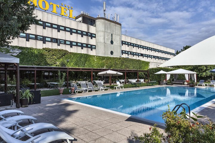 Hotel 82 of 82
