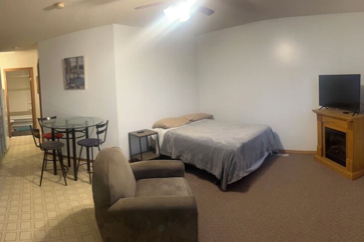 Room 2 of 44