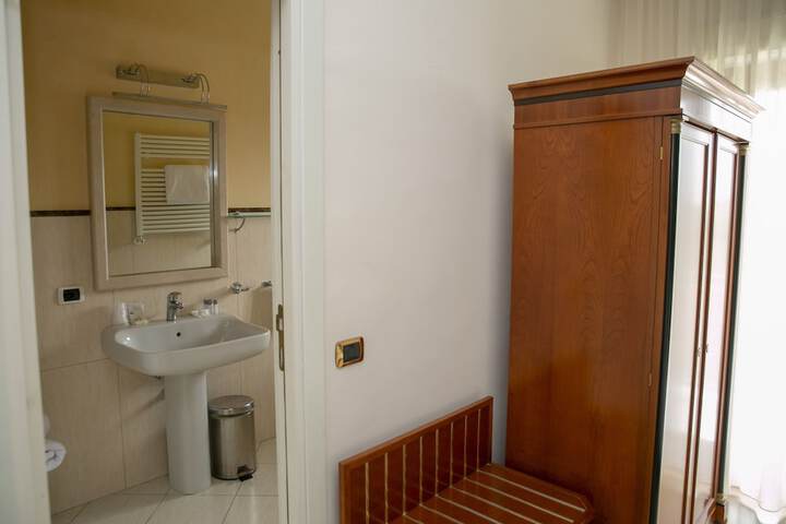 Room 49 of 116