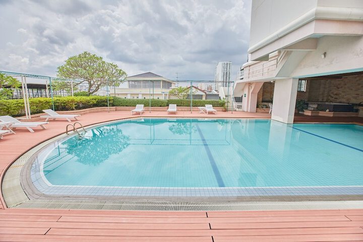 Pools & Facilities