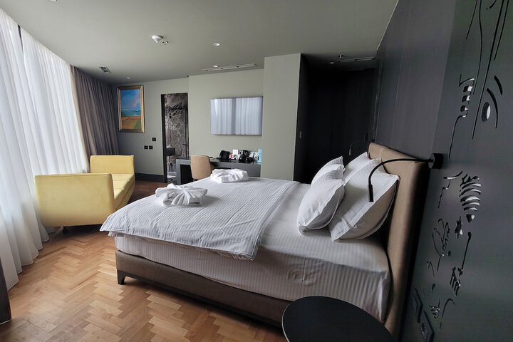 Room 57 of 163