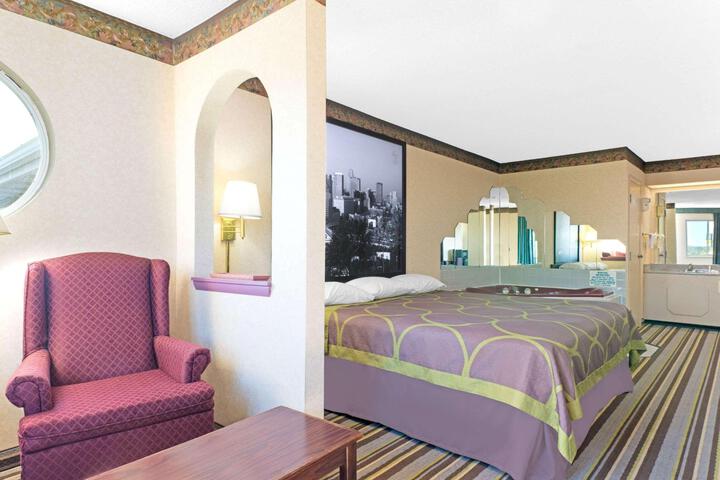 1 King Bed (5 of 11)