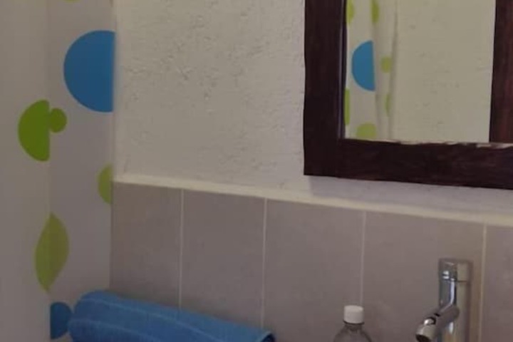 Room 16 of 38