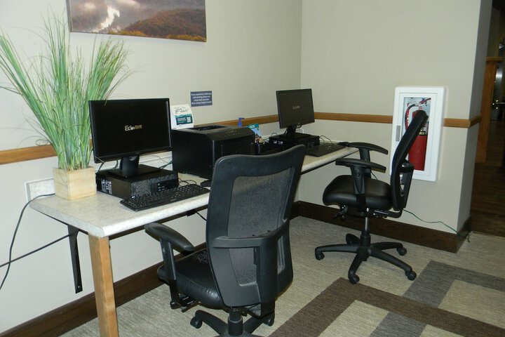 Business Center 97 of 124